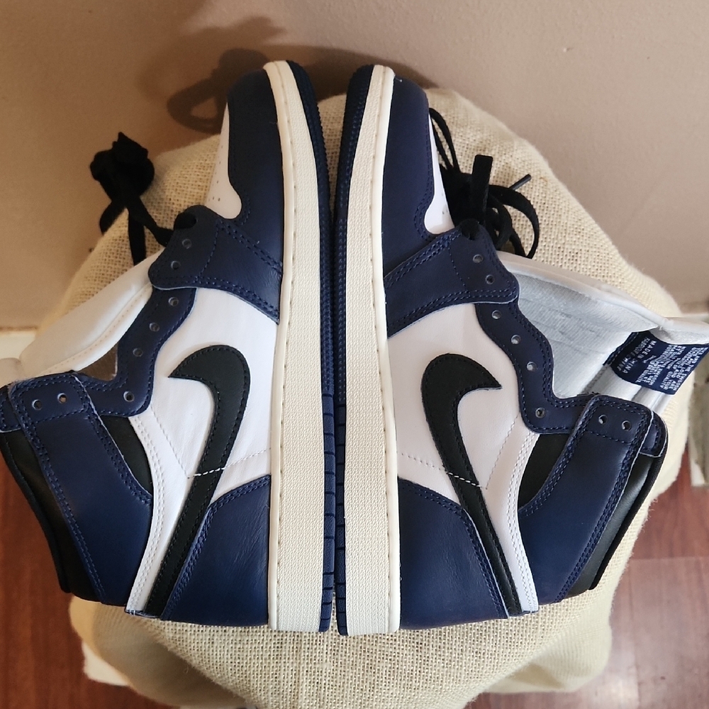 Nike 1985 Air Jordan 1 Navy and White High-Top Sneakers 7 Youth - Picture 6 of 6